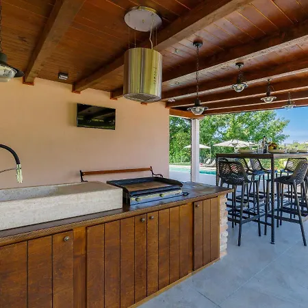 Julia By Interhome 度假居 布耶