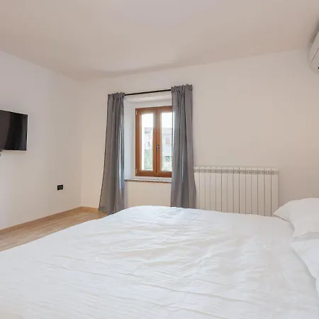 Julia By Interhome * 부제