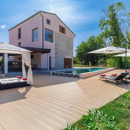 Julia By Interhome Ferienhaus Buje
